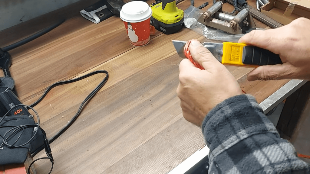 Cutting the Synthetic Rope