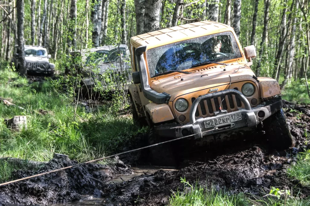 winching-in-mud